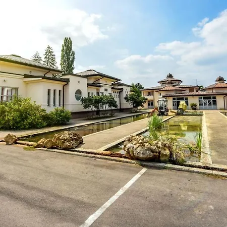 Vikendica Anastasija 度假居 *
